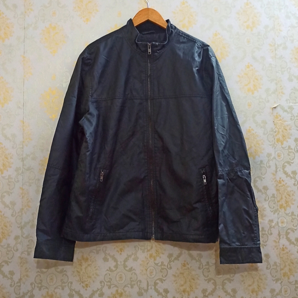 Banana Republic - Picture 1 of 7